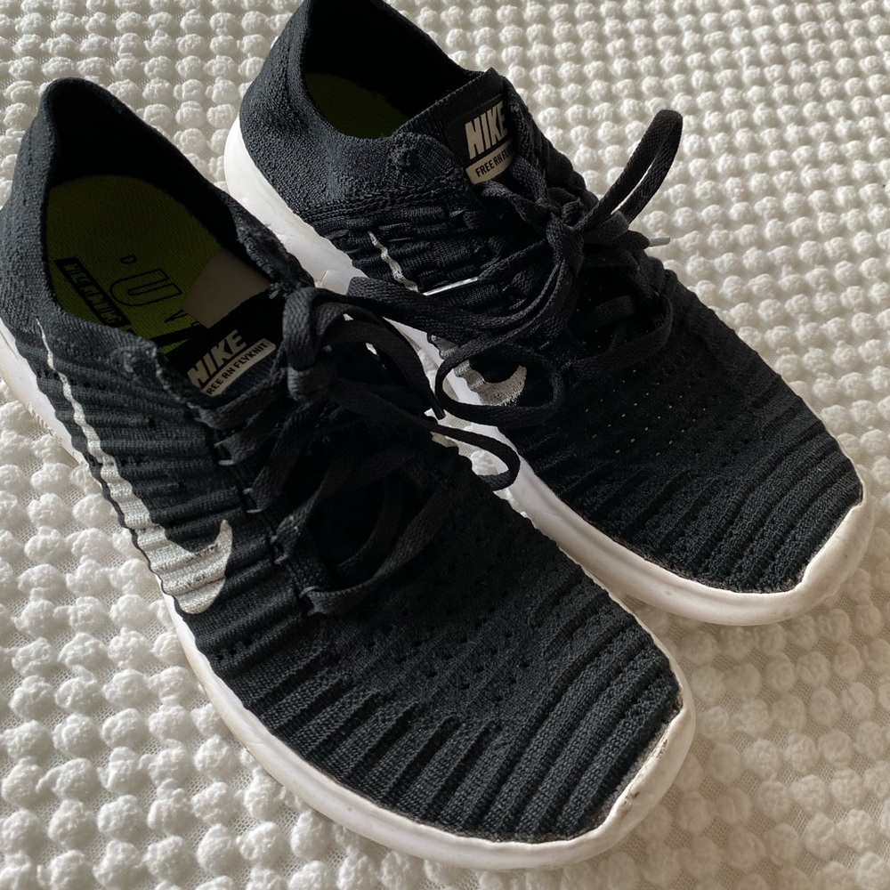 Nike Tennis Shoes